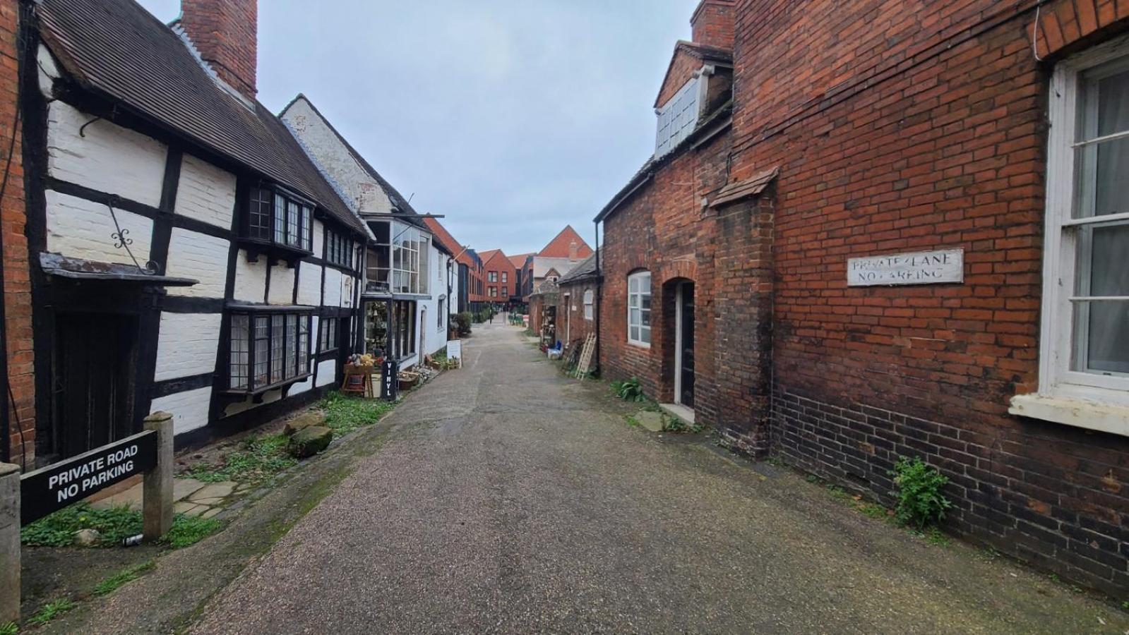 Samuels' A Duplex Apartment By Spires Accommodation In Lichfield City Centre 외부 사진