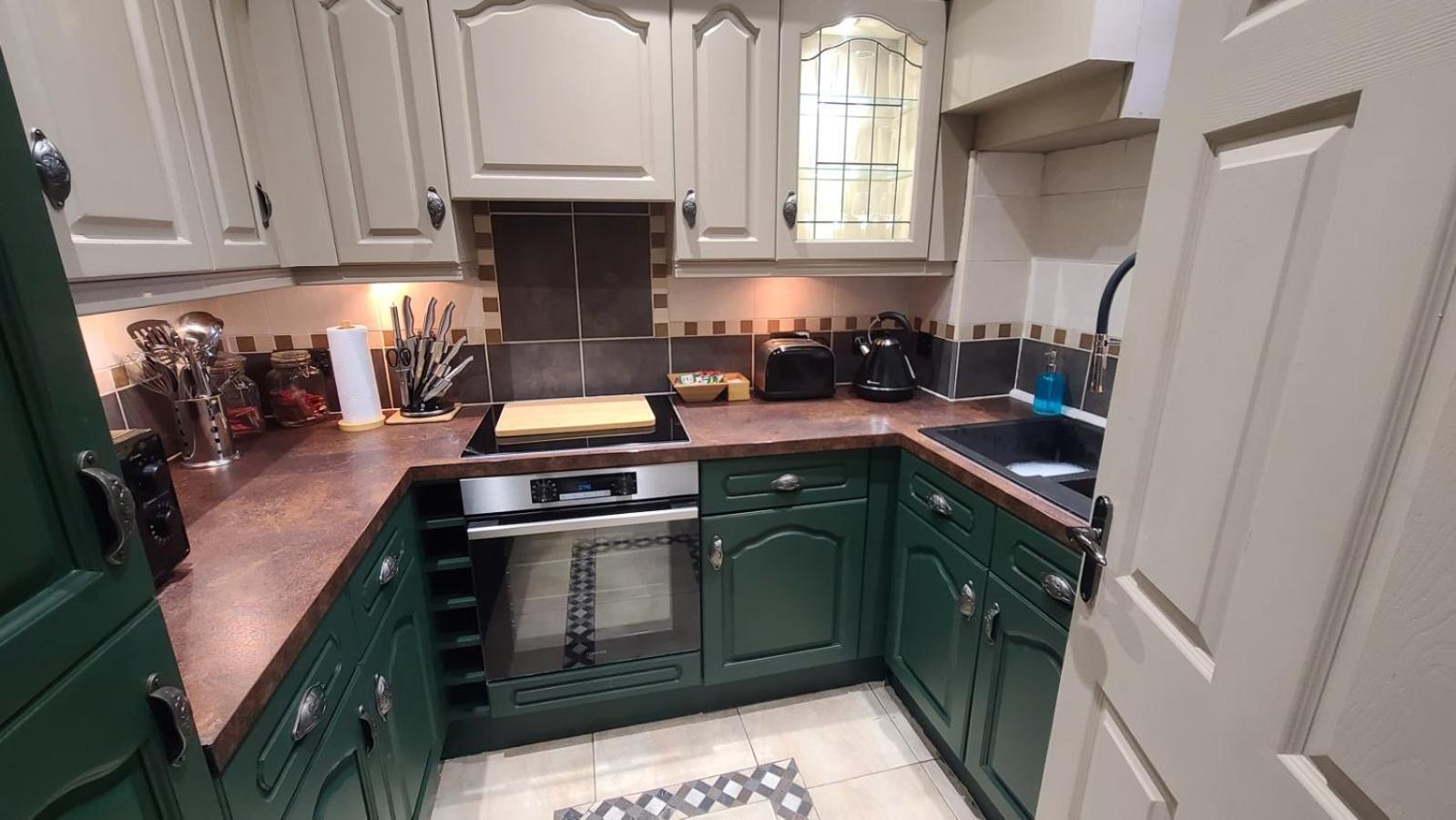 Samuels' A Duplex Apartment By Spires Accommodation In Lichfield City Centre 외부 사진