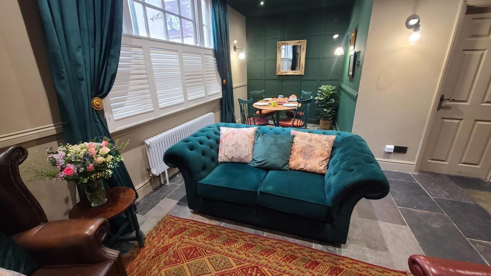Samuels' A Duplex Apartment By Spires Accommodation In Lichfield City Centre 외부 사진