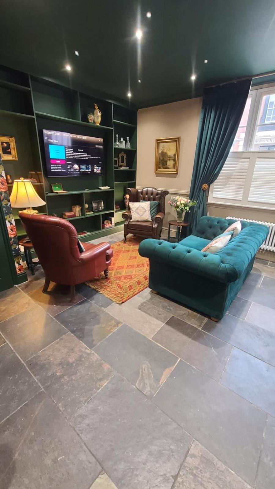 Samuels' A Duplex Apartment By Spires Accommodation In Lichfield City Centre 외부 사진