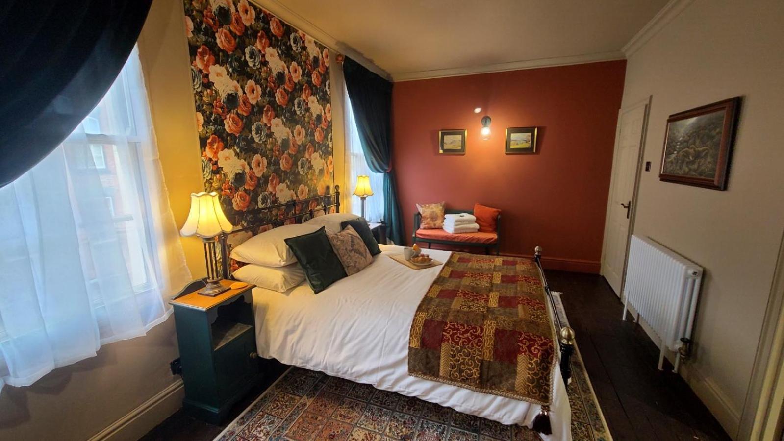 Samuels' A Duplex Apartment By Spires Accommodation In Lichfield City Centre 외부 사진