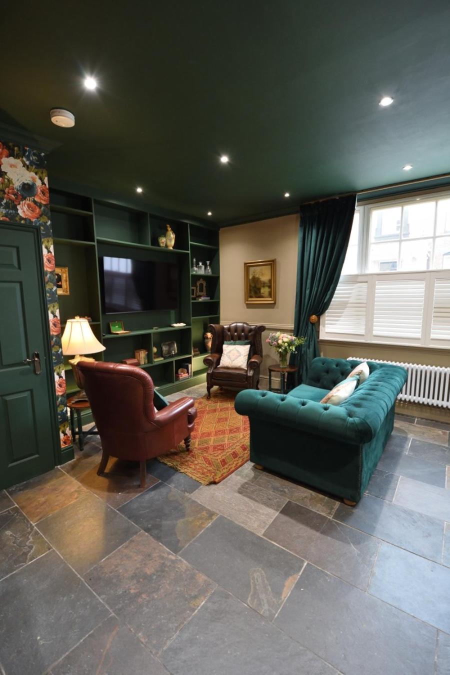 Samuels' A Duplex Apartment By Spires Accommodation In Lichfield City Centre 외부 사진