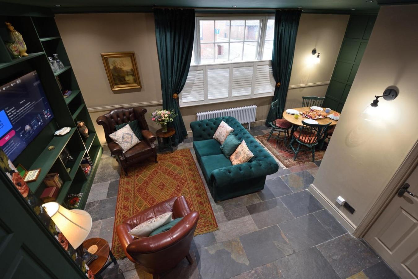 Samuels' A Duplex Apartment By Spires Accommodation In Lichfield City Centre 외부 사진
