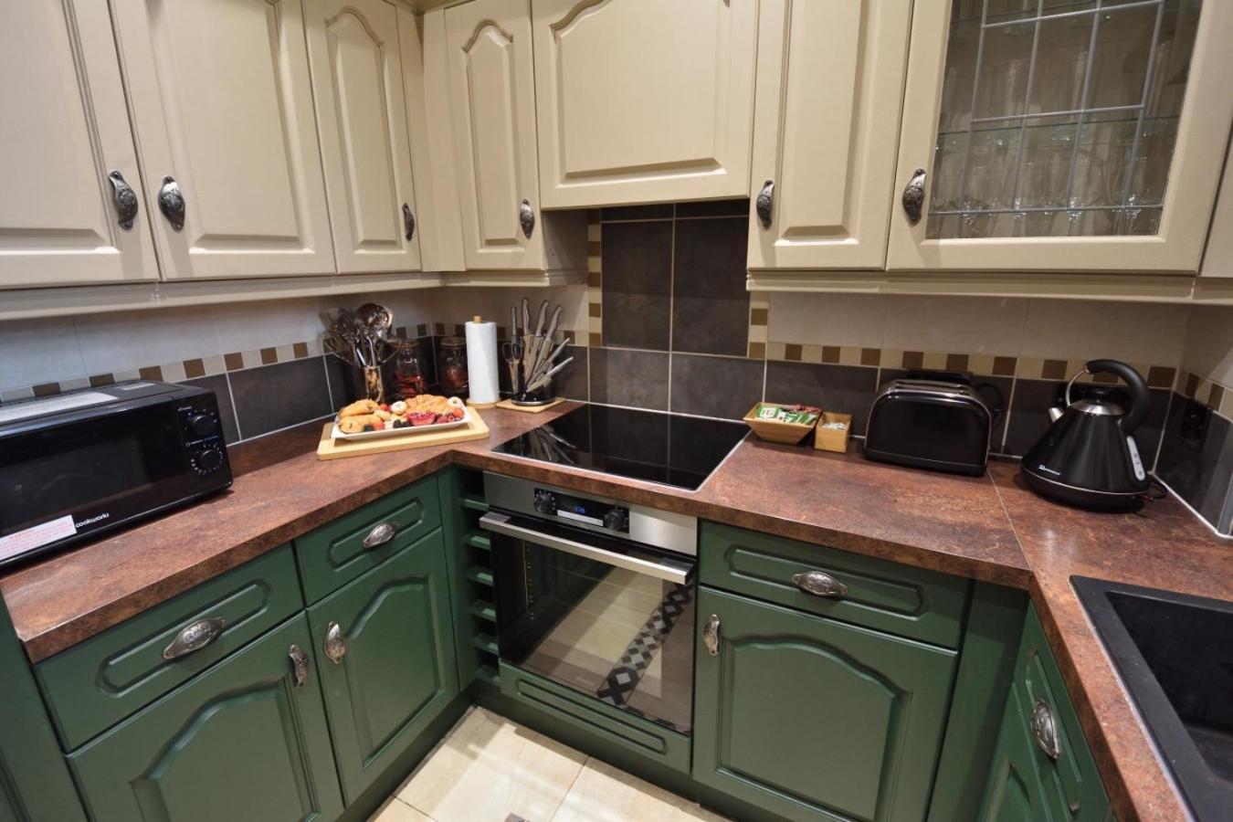 Samuels' A Duplex Apartment By Spires Accommodation In Lichfield City Centre 외부 사진